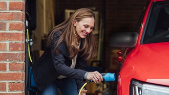 recharge d'une voiture électrique